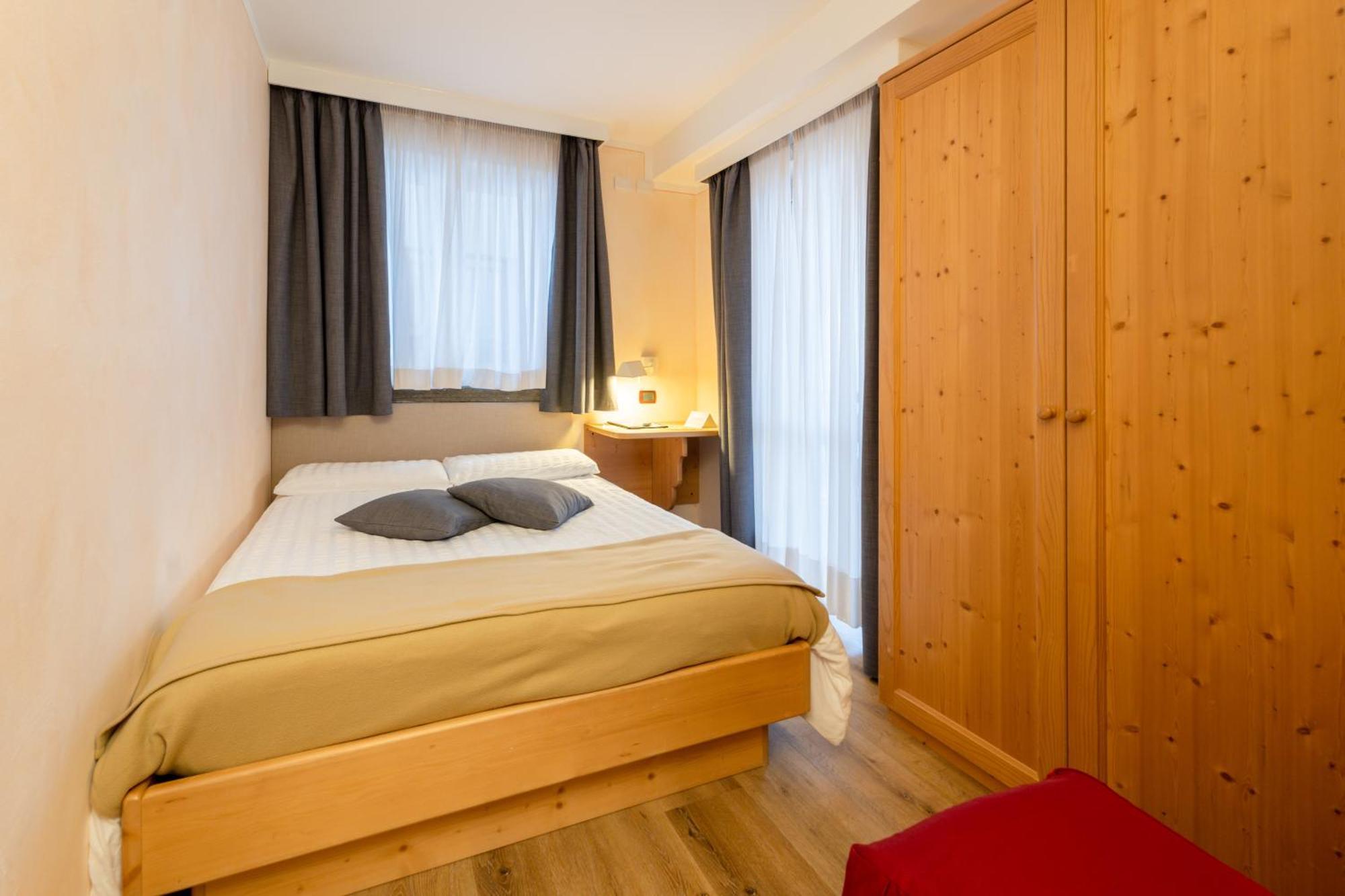 Albergo Negritella Ziano Di Fiemme Exterior photo